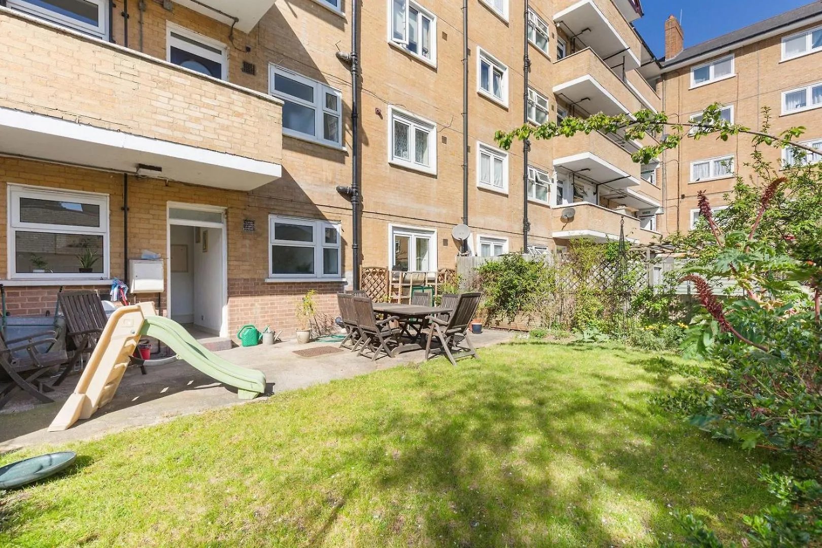 Guestready - Lovely Haven With A Private Garden 런던 0*,  영국