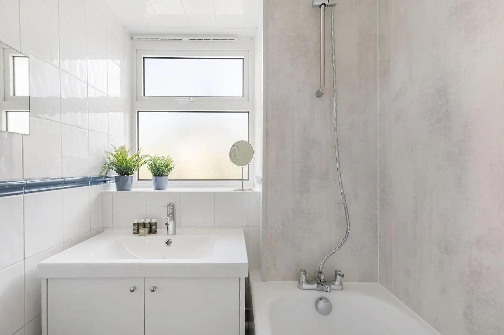 Guestready - Lovely Haven With A Private Garden London Apartment